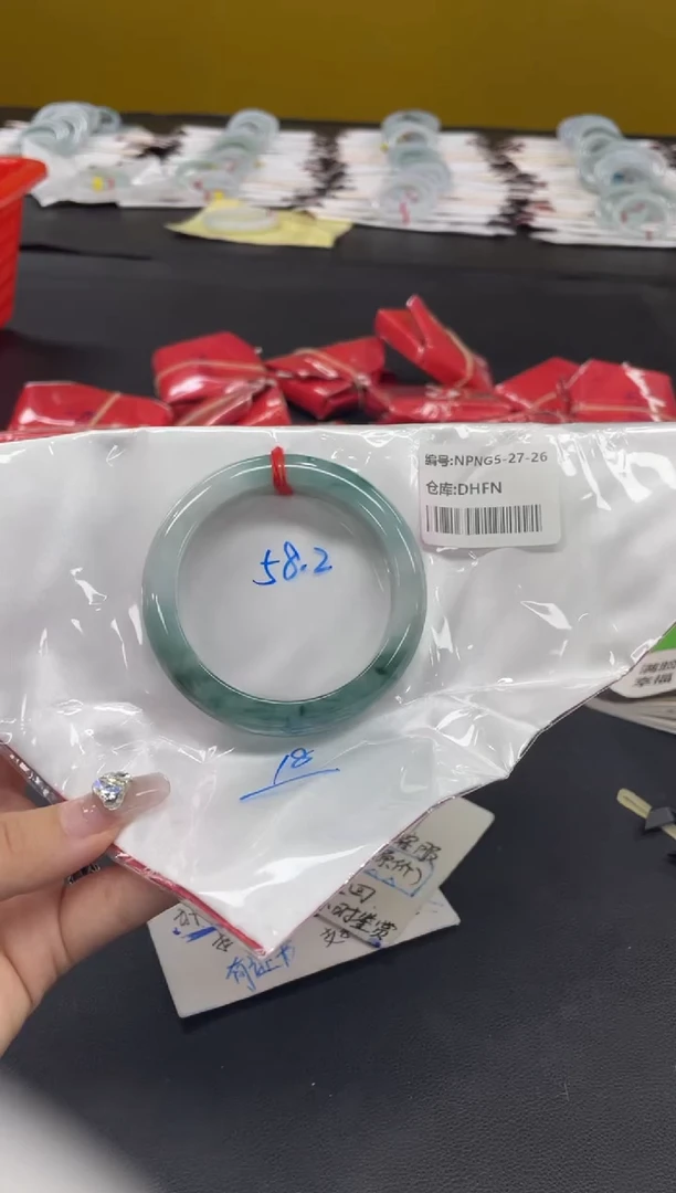 未镶嵌手镯翡翠翡翠手镯