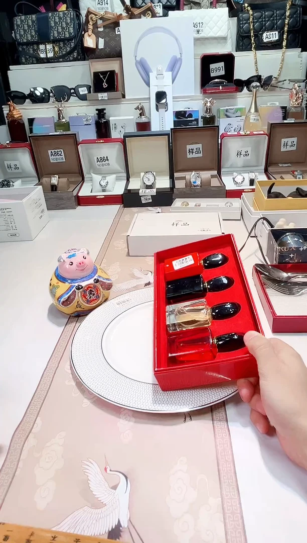 瓷片瓷器 库房到期 全部地板价@@1