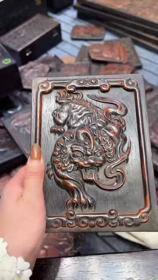 木紫檀雕刻一物一拍