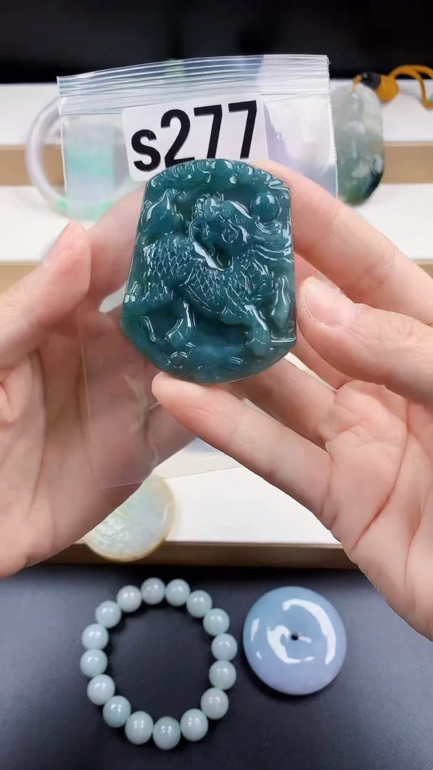 颈饰未镶嵌翡翠天然翡翠吊坠挂件