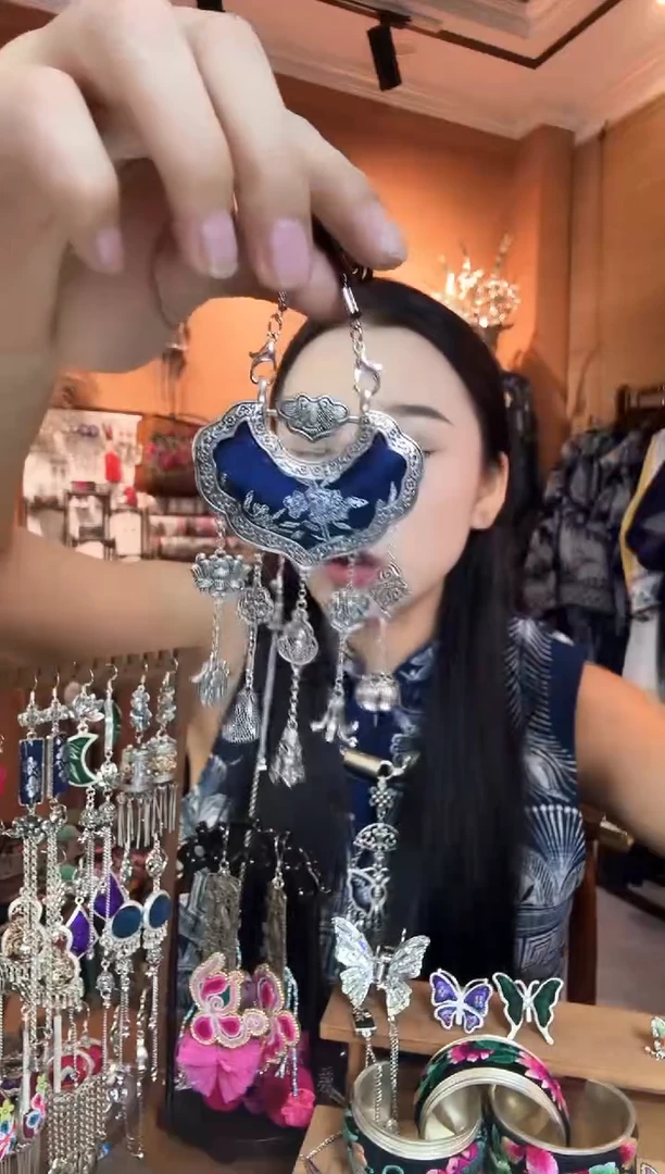 刺绣纯手工民族风吊坠