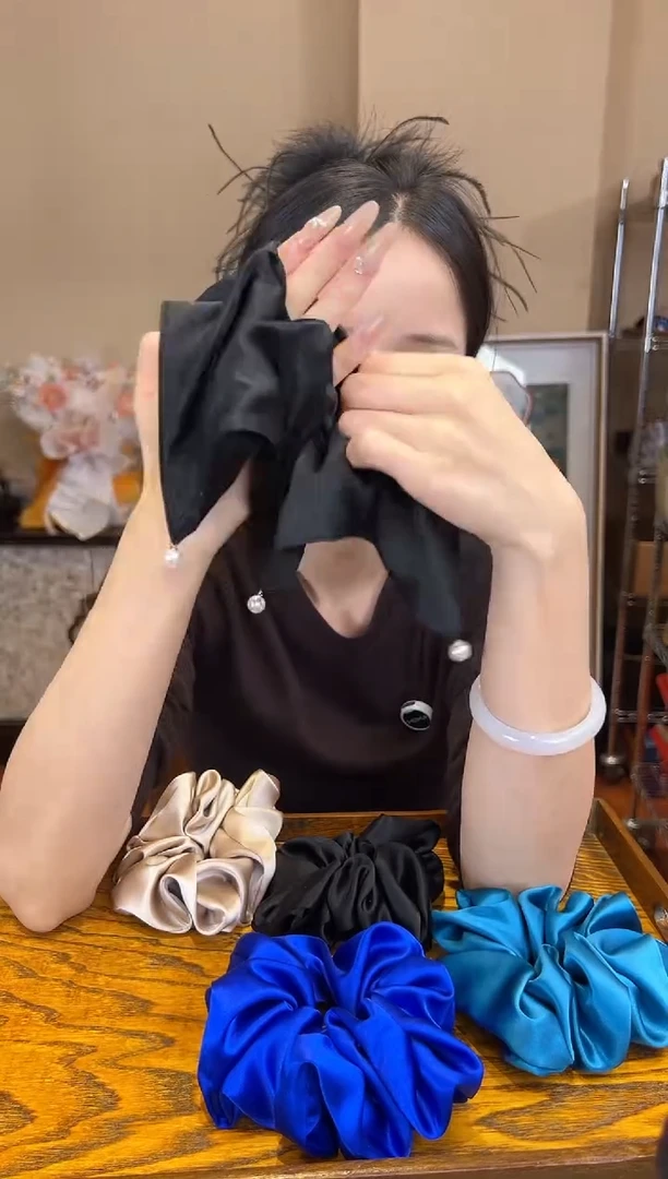 刺绣桑蚕丝发圈黑