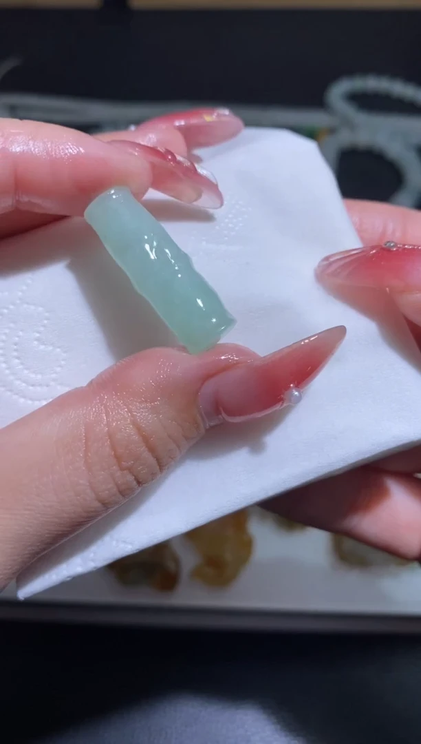 未镶嵌定制翡翠翡翠毛货~