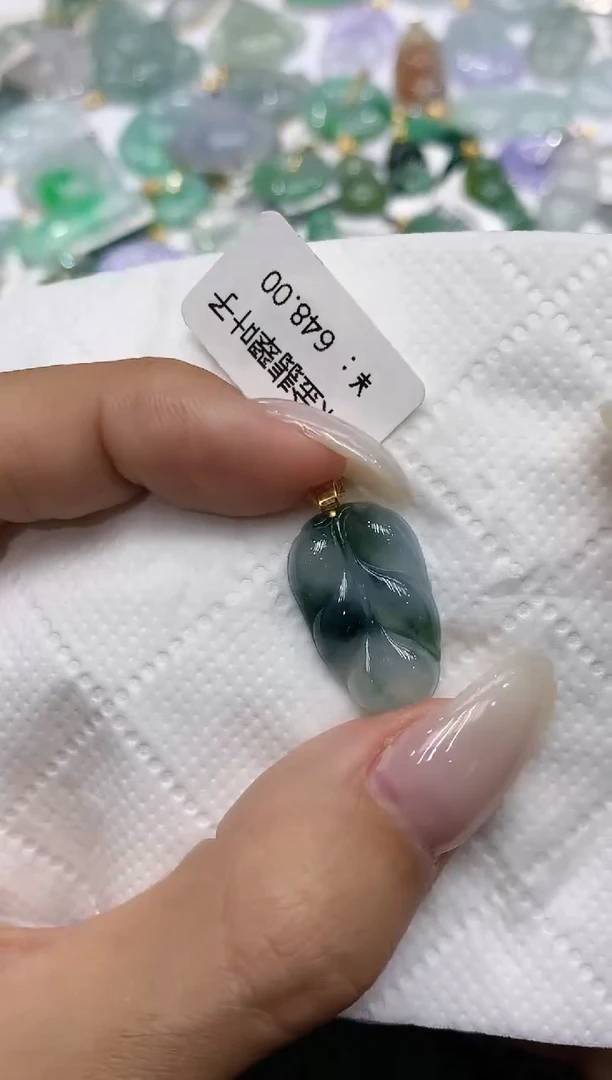 颈饰18K金镶嵌翡翠111111111111