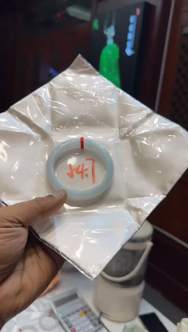 未镶嵌手镯翡翠手镯