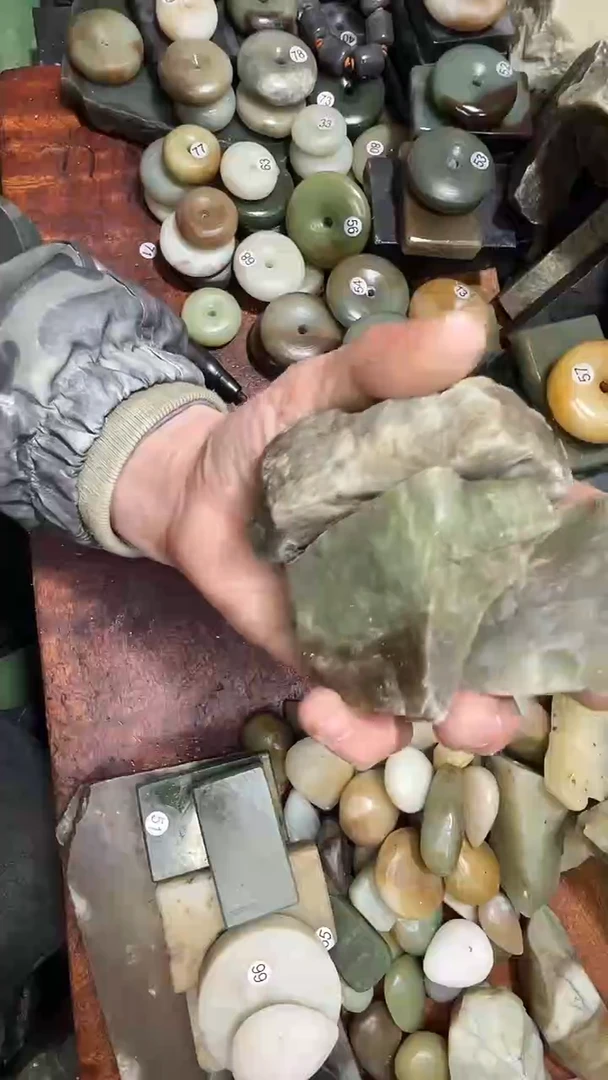 未镶嵌和田玉珠宝半成品1