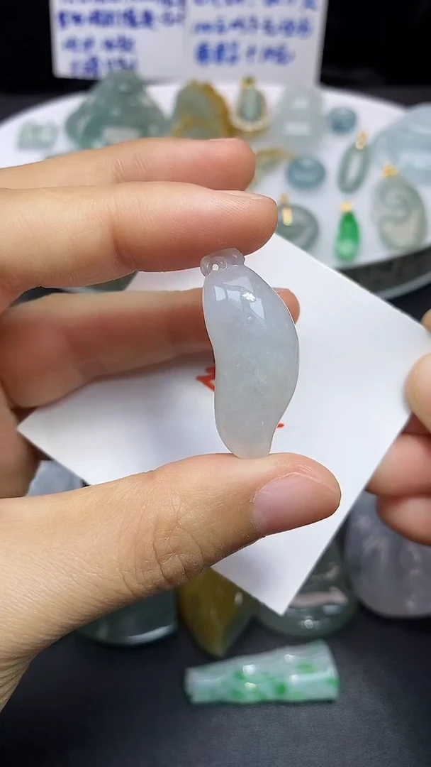 颈饰未镶嵌翡翠吊坠