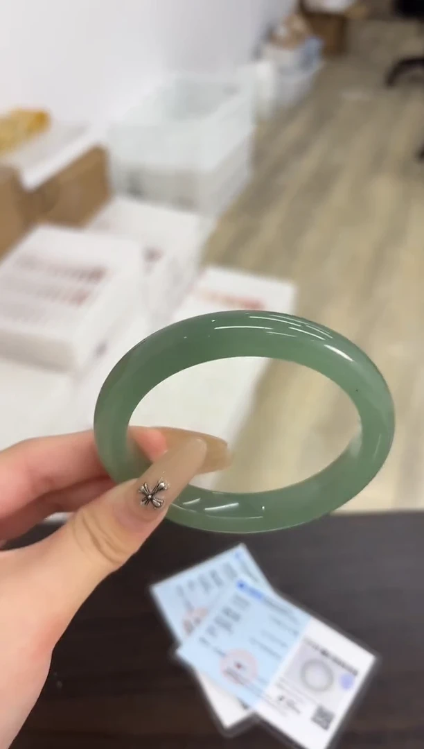 未镶嵌手镯石英质玉43-62D