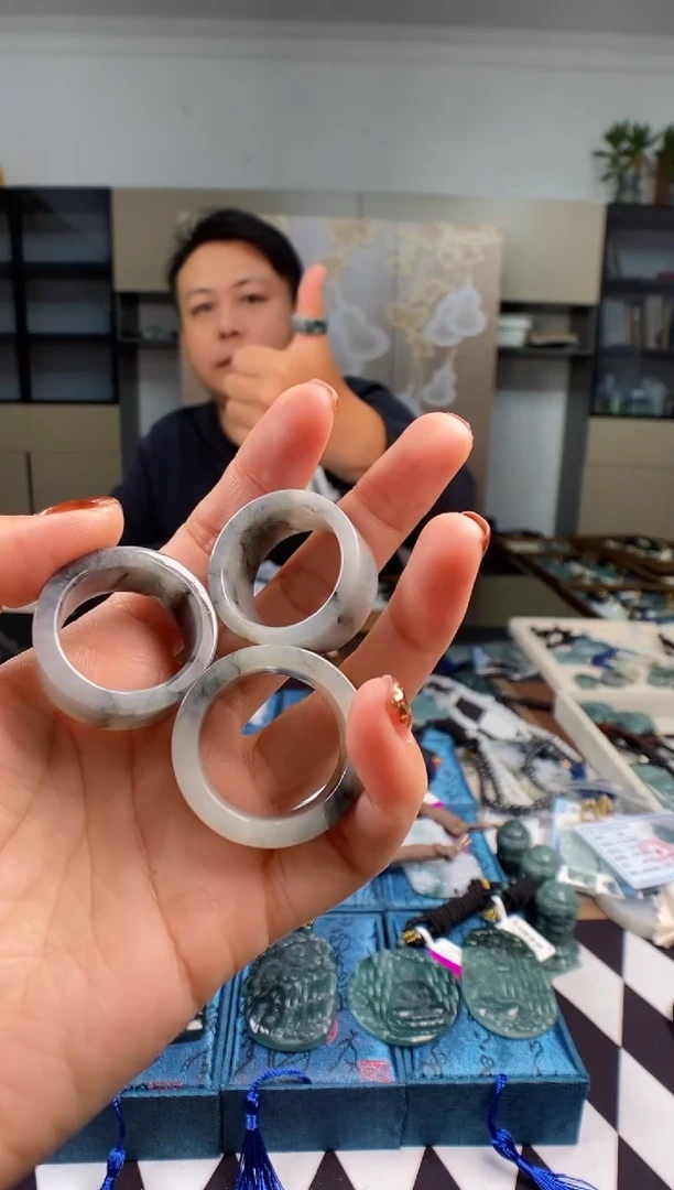 颈饰未镶嵌翡翠多样性发其一