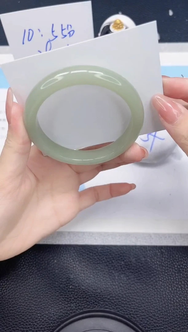 未镶嵌手镯石英质玉179-59.4