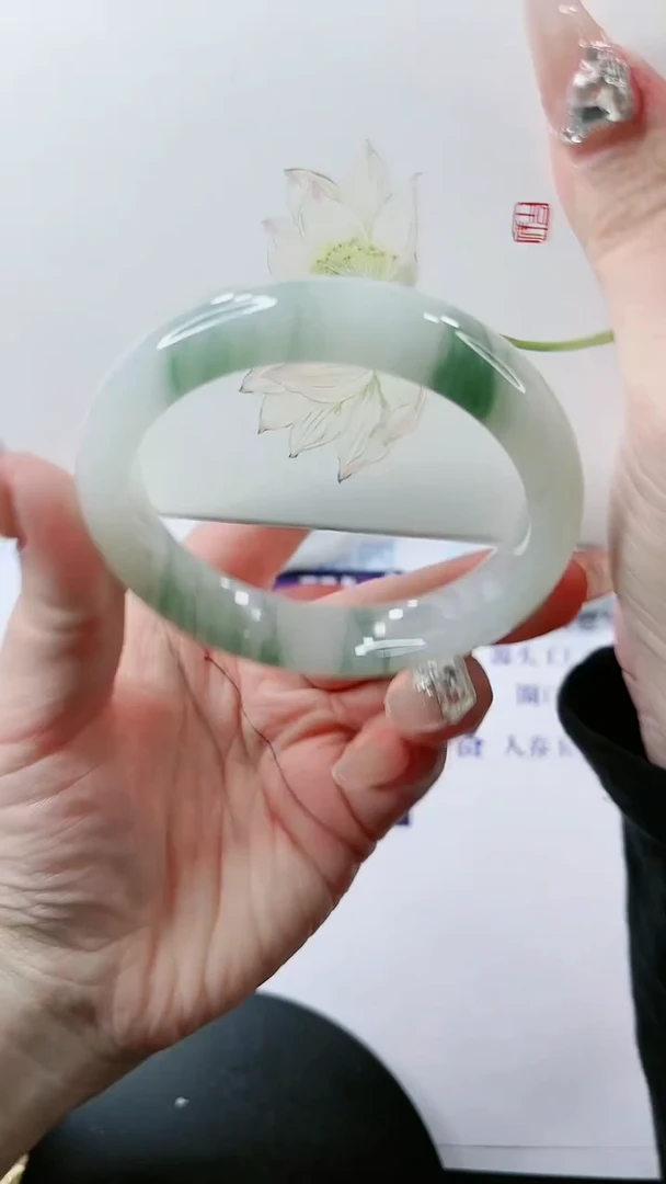 【闪购商品】石英质玉手镯未镶嵌多样性发货L136