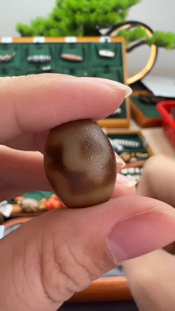玛瑙/玉髓（覆膜）颈饰未镶嵌s*51.（微瑕随机发货）