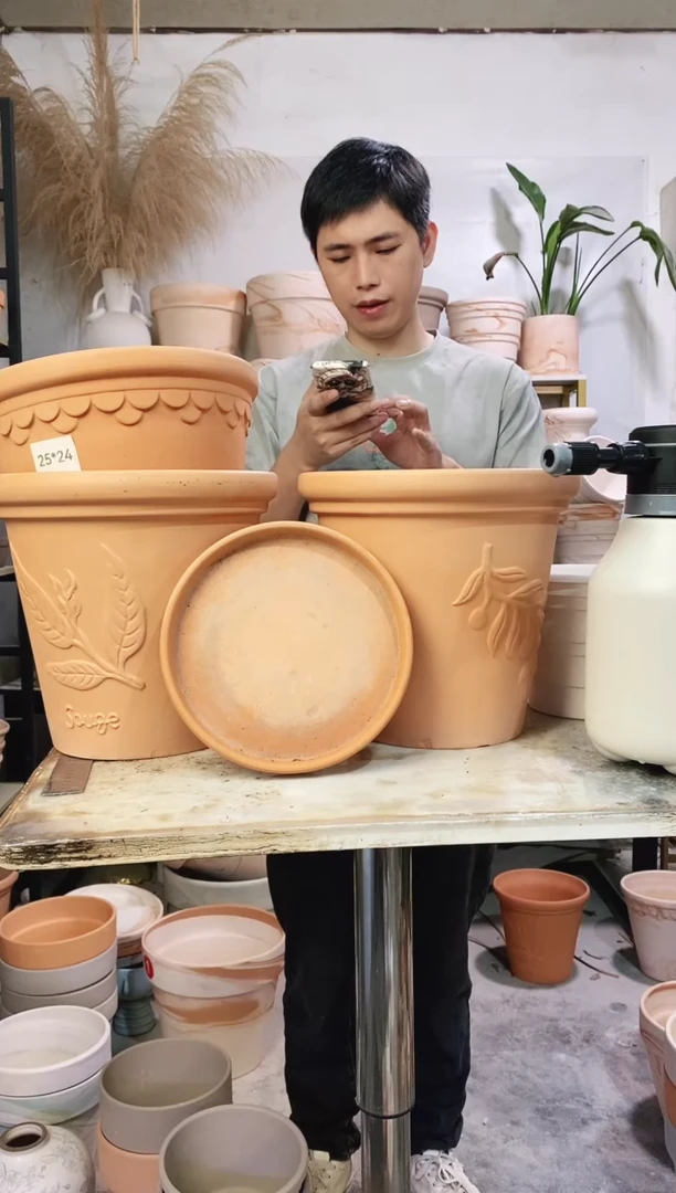 了*25红陶浮雕托盘 3个