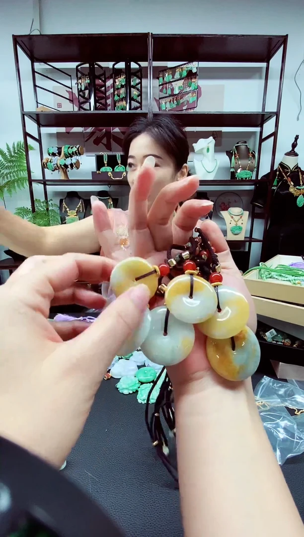 翡翠未镶嵌毛衣链翡翠吊坠