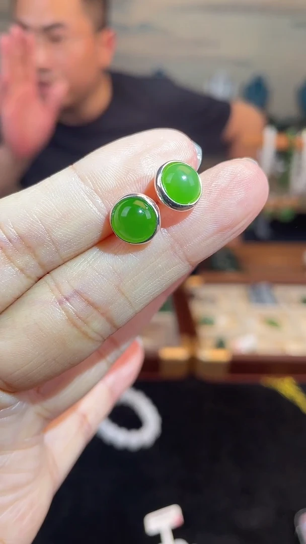 未镶嵌和田玉耳钉圆戒面