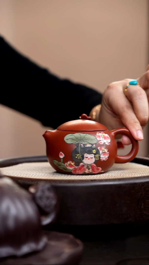 茶壶紫砂朱泥西施蝴蝶钮泥绘唐美人荷花