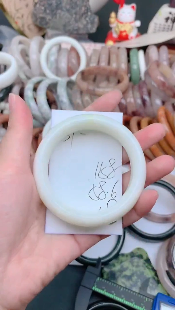 未镶嵌手镯石英质玉158