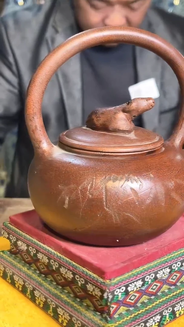 【闪购商品】紫砂茶壶305F现代工艺品一个