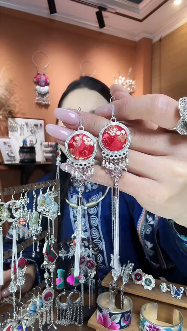 【闪购商品】刺绣纯手工民族风耳环