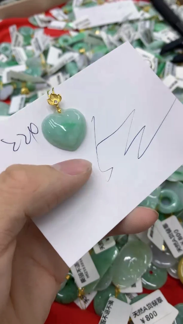翡翠未镶嵌颈饰111111111