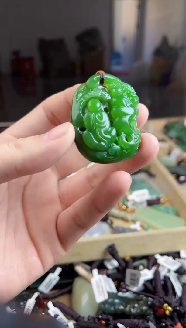 颈饰未镶嵌和田玉1