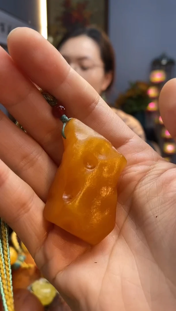 琥珀颈饰未镶嵌吊坠