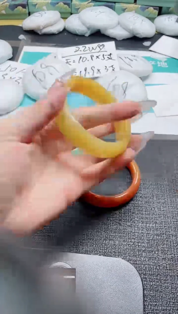 未镶嵌手镯石英质玉265-62