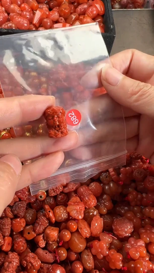 【闪购商品】南红玛瑙颈饰未镶嵌1