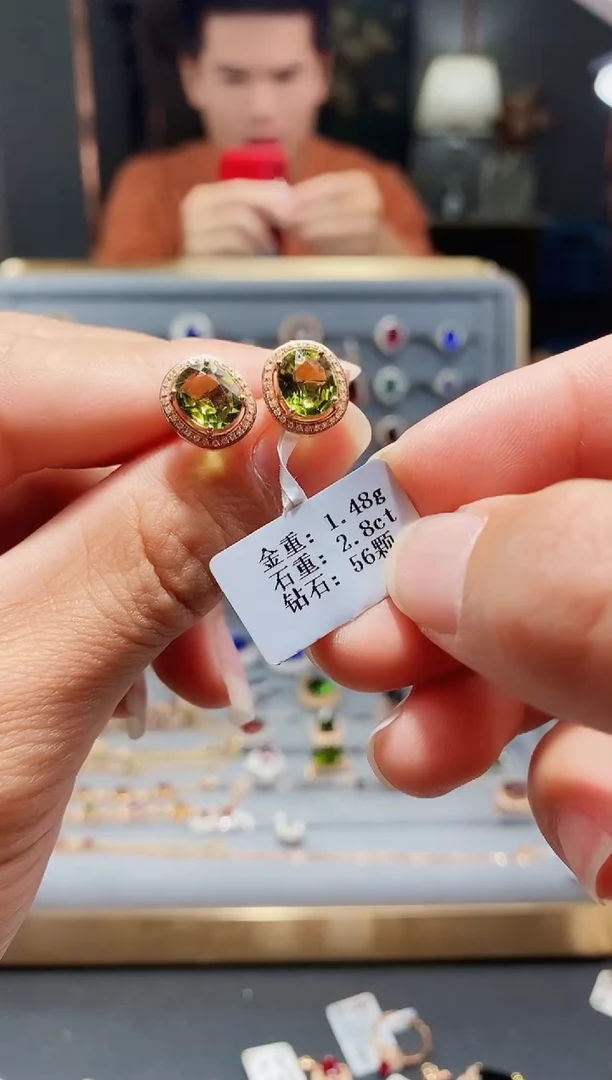 【闪购商品】碧玺耳饰18K金镶嵌2.8配钻