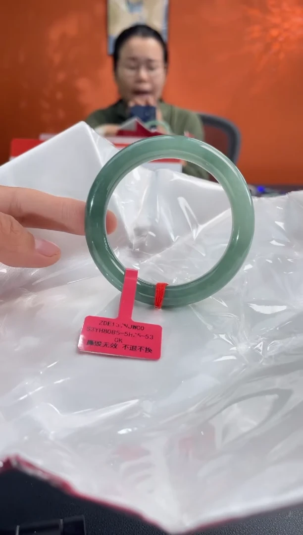 未镶嵌手镯翡翠翡翠手镯