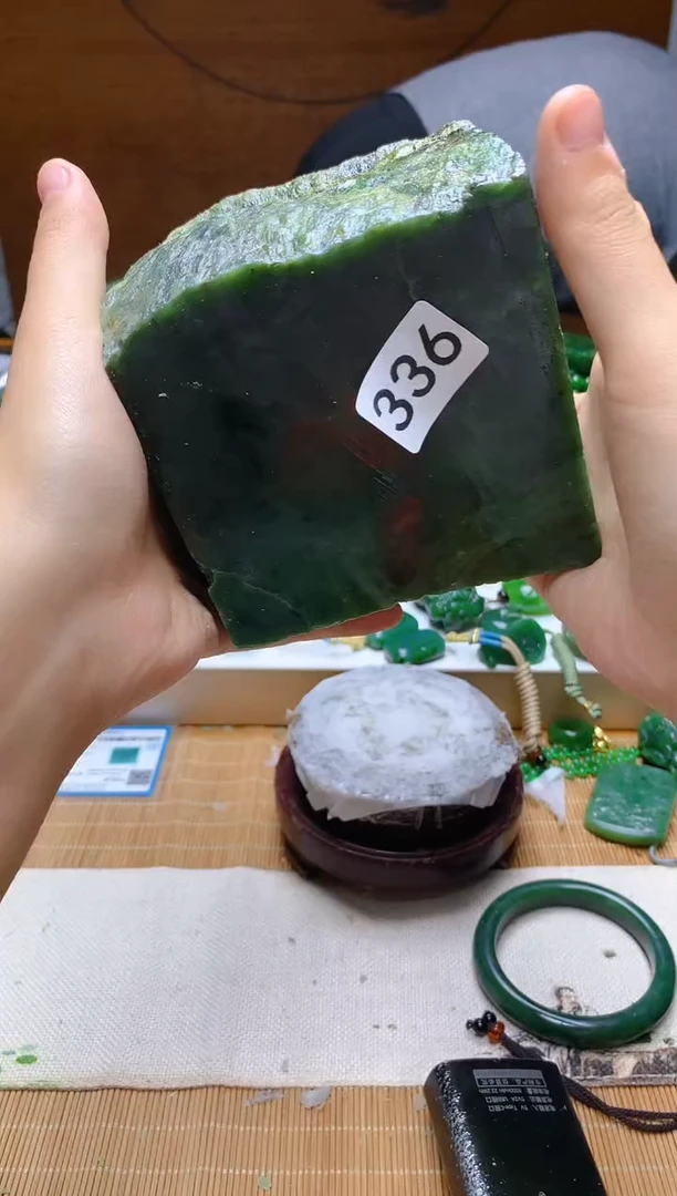 未镶嵌和田玉（碧玉）珠宝半成品1