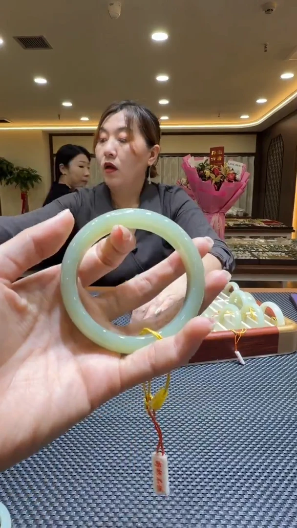 颈饰未镶嵌和田玉手镯59