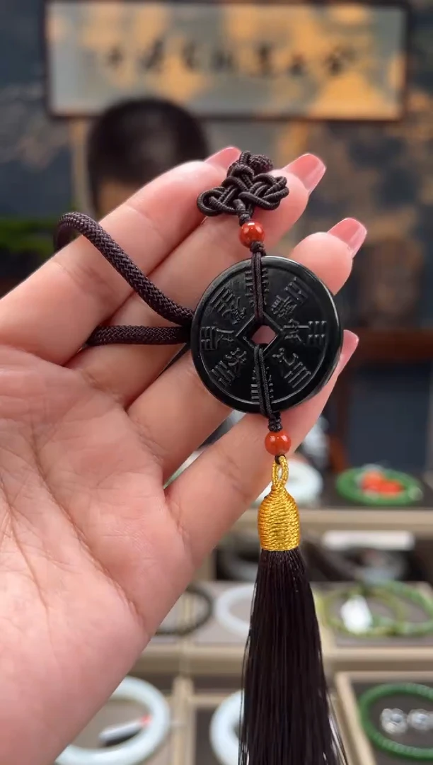 【闪购商品】和田玉车挂未镶嵌塔青山鬼