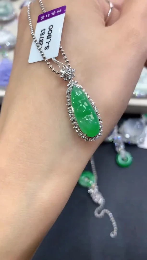 【闪购商品】翡翠吊坠(不含链)18K金镶嵌q33