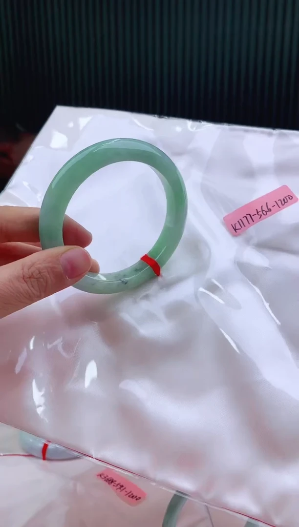 未镶嵌手镯翡翠56+