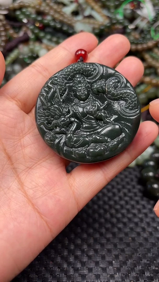 和田玉未镶嵌颈饰1