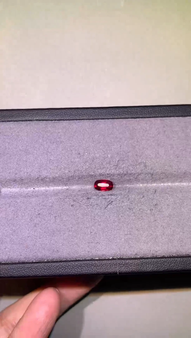 裸石红宝石0.85ct无烧鸽血红吉尔德