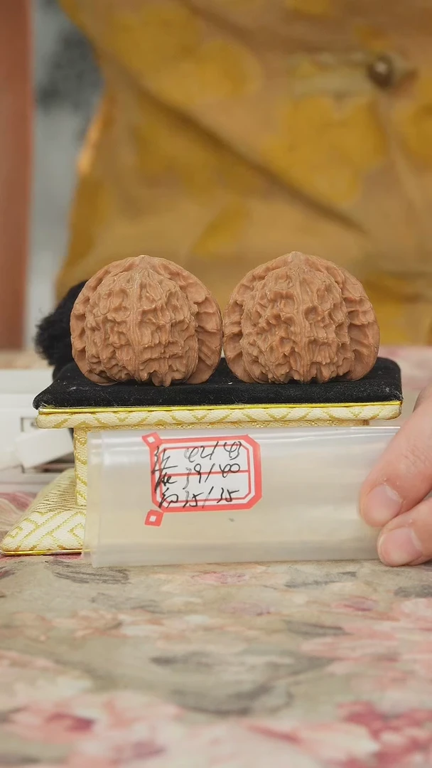 把件文玩核桃白狮子微修