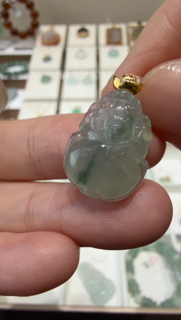 18K金镶嵌挂件翡翠A货翡翠多样性孤品