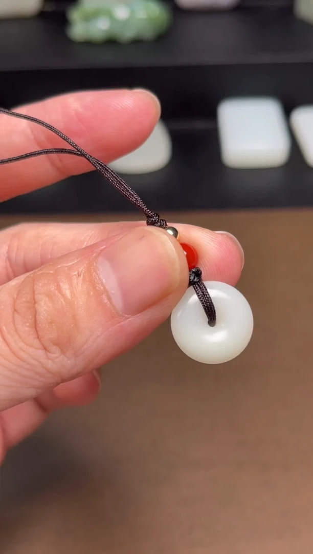 和田玉未镶嵌颈饰1