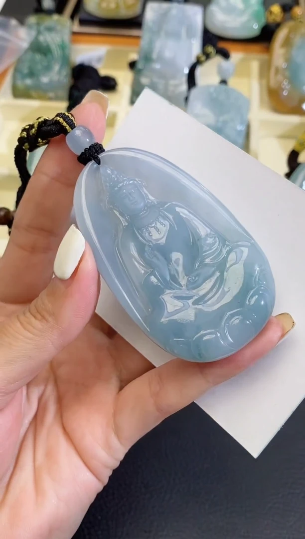 颈饰未镶嵌翡翠一***、缅甸天然翡翠