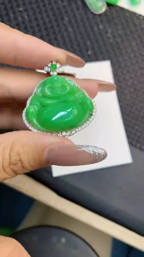 颈饰18K金镶嵌翡翠东****馆1