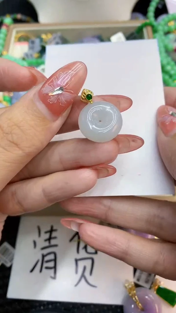 颈饰未镶嵌翡翠1