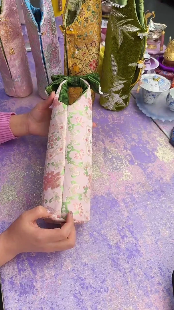 26粉绿宝相花高瘦壶包