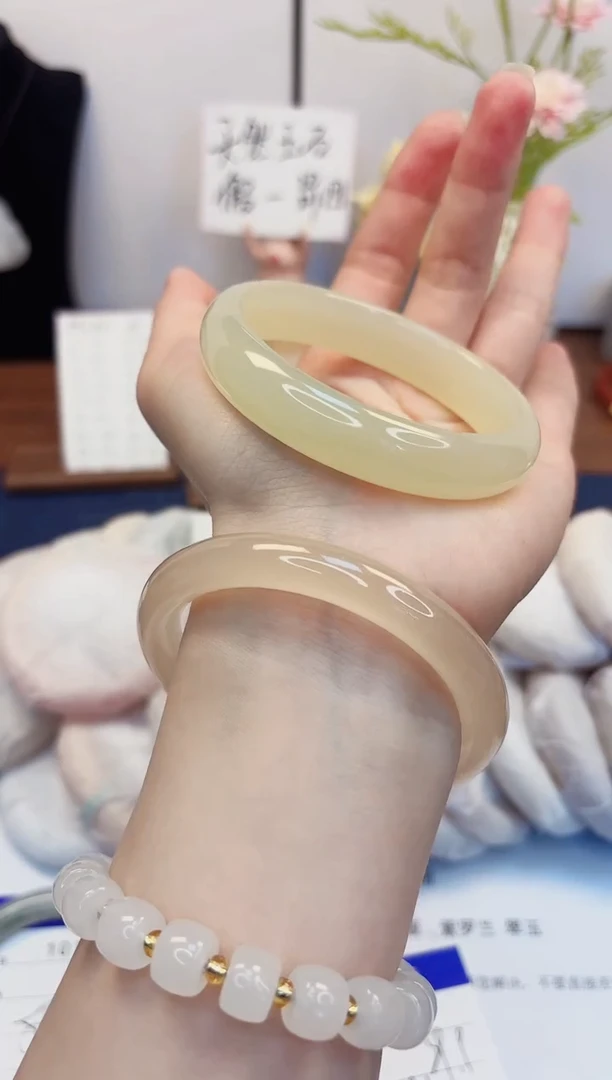 【闪购商品】石英质玉手镯未镶嵌102-晴水-圈口59
