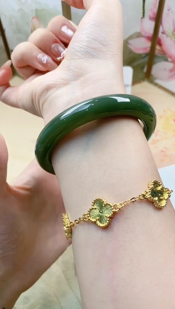 和田玉手镯未镶嵌X18微色差