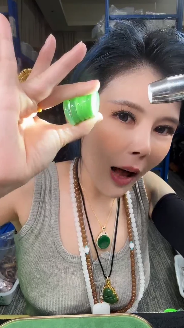 17a20 精美珠宝戒指