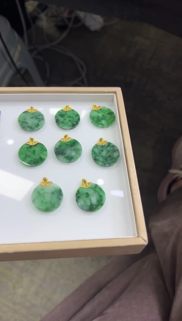 颈饰18K金镶嵌翡翠D16/多样性发一件/配绳子