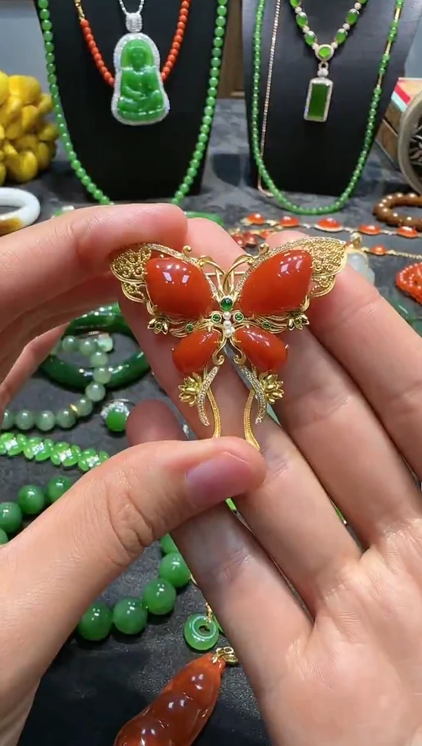 颈饰18K金镶嵌南红玛瑙1