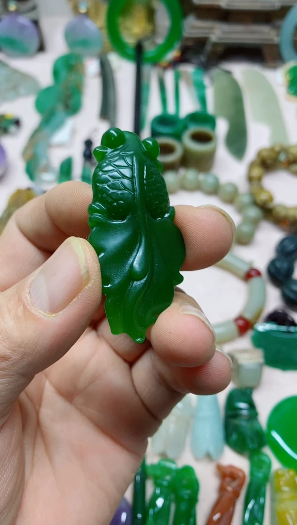 【闪购商品】白玉菩提吊坠直播间的实时画面